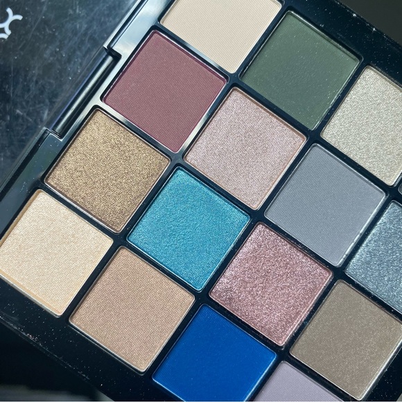 NYX Ultimate Shadow Palette - Picture 3 of 4
